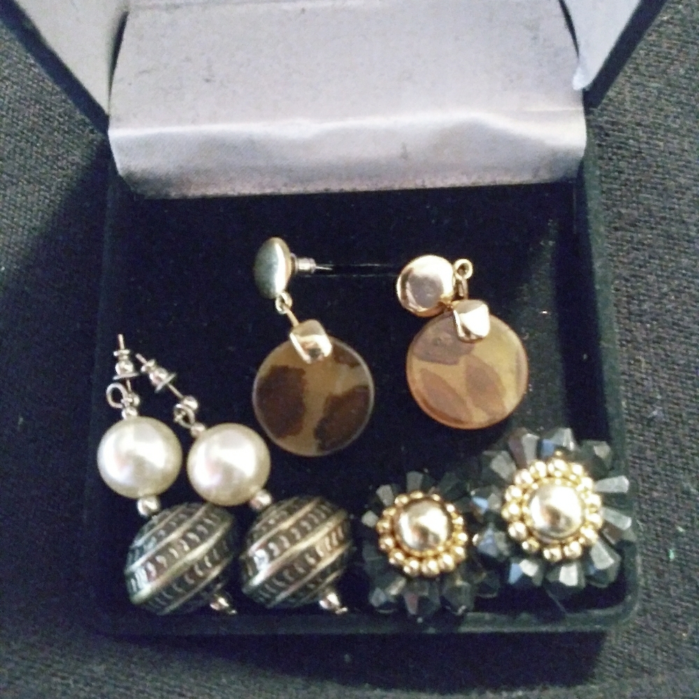 Costume Jewlery earrings